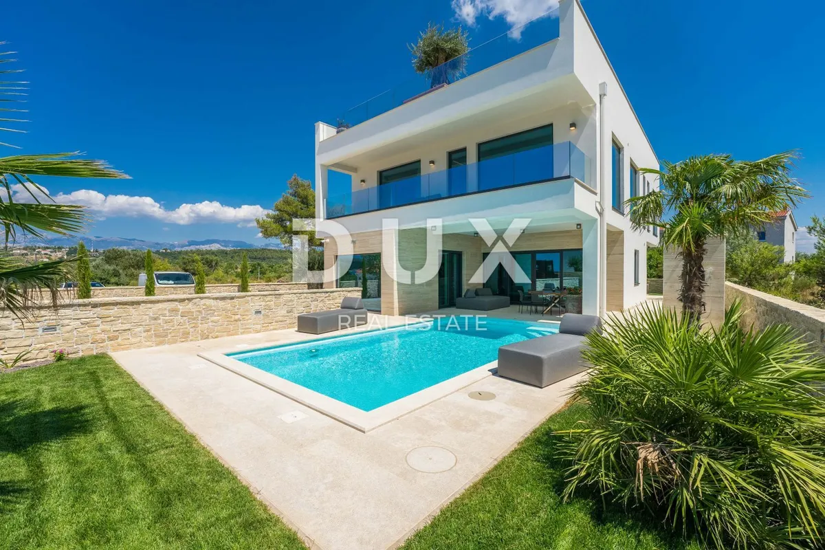 Kuća - Ražanac, 330m2