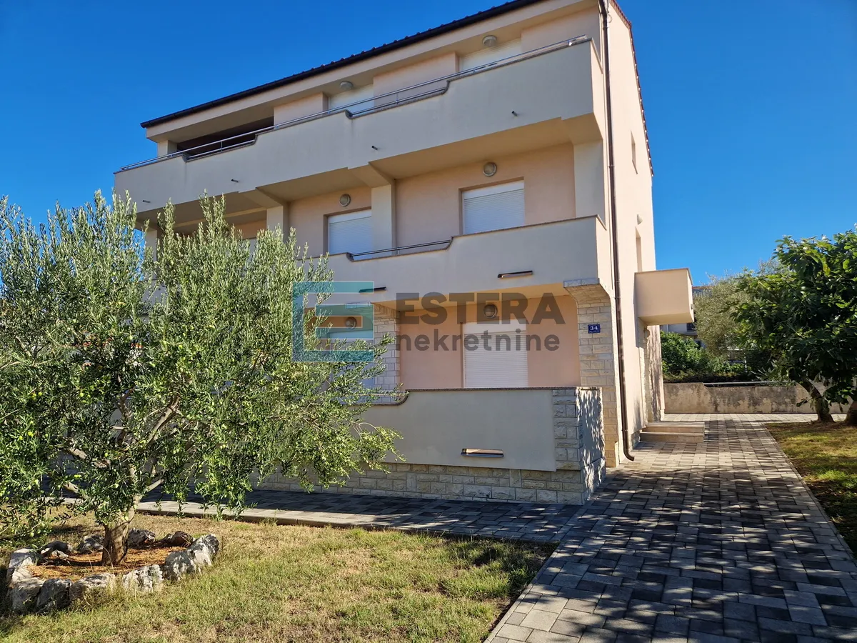 Kuća - Biograd na Moru, 300m2