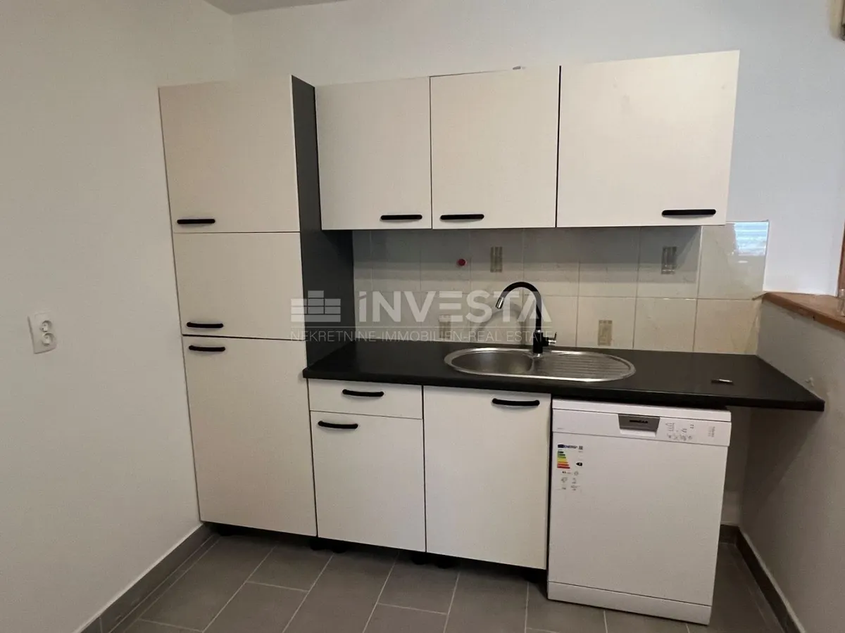 House - Pula, 450m2