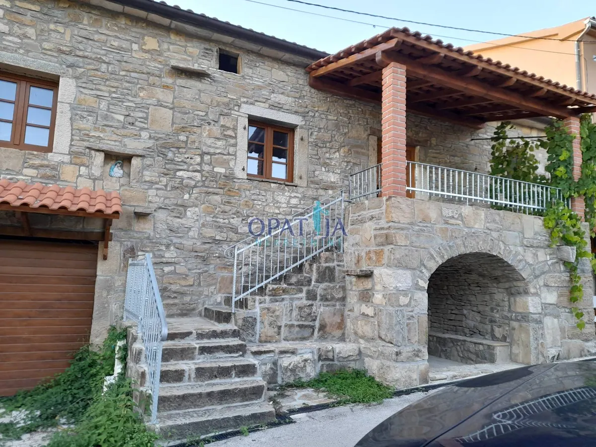Kuća - Pazin - Okolica, 180m2
