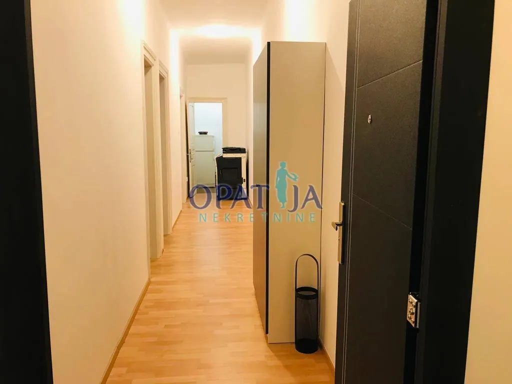 Poslovni Prostor - Rijeka, 55m2