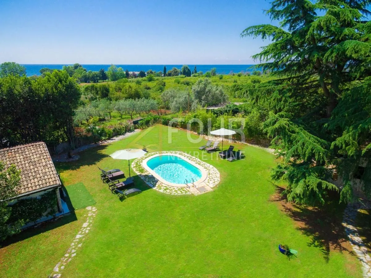 Kuća - Umag, 360m2