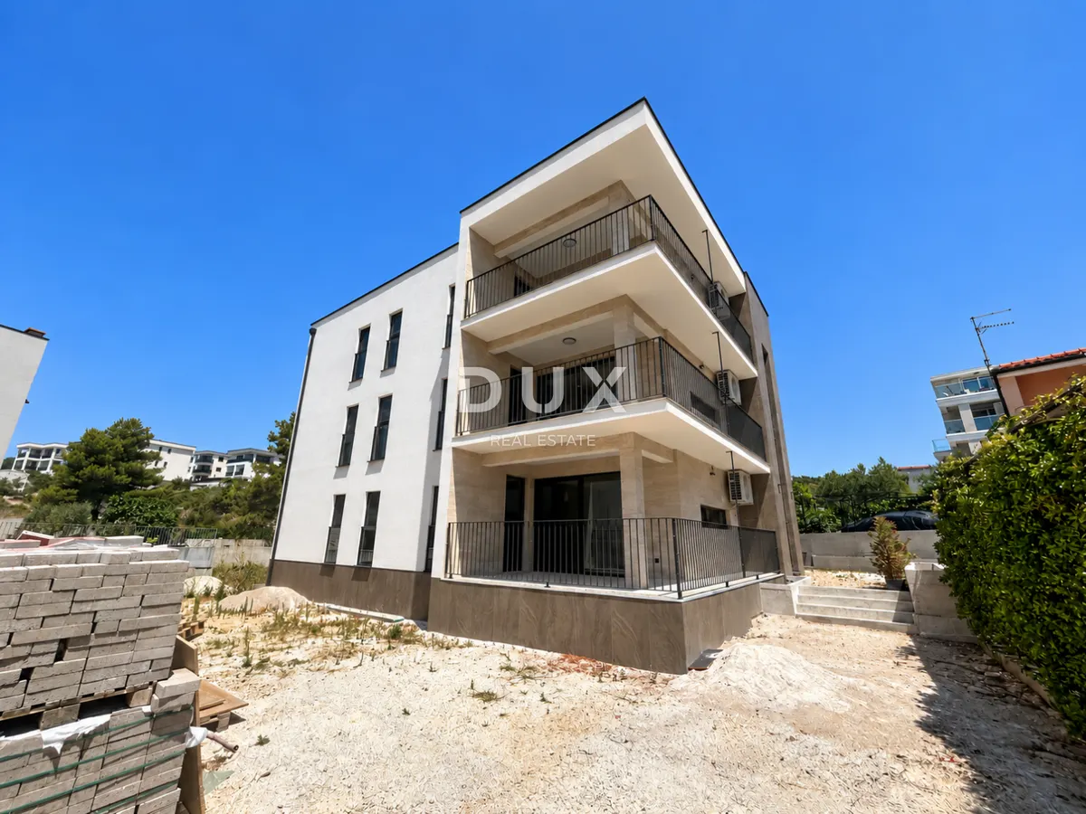 Kuća - Rogoznica, 420m2
