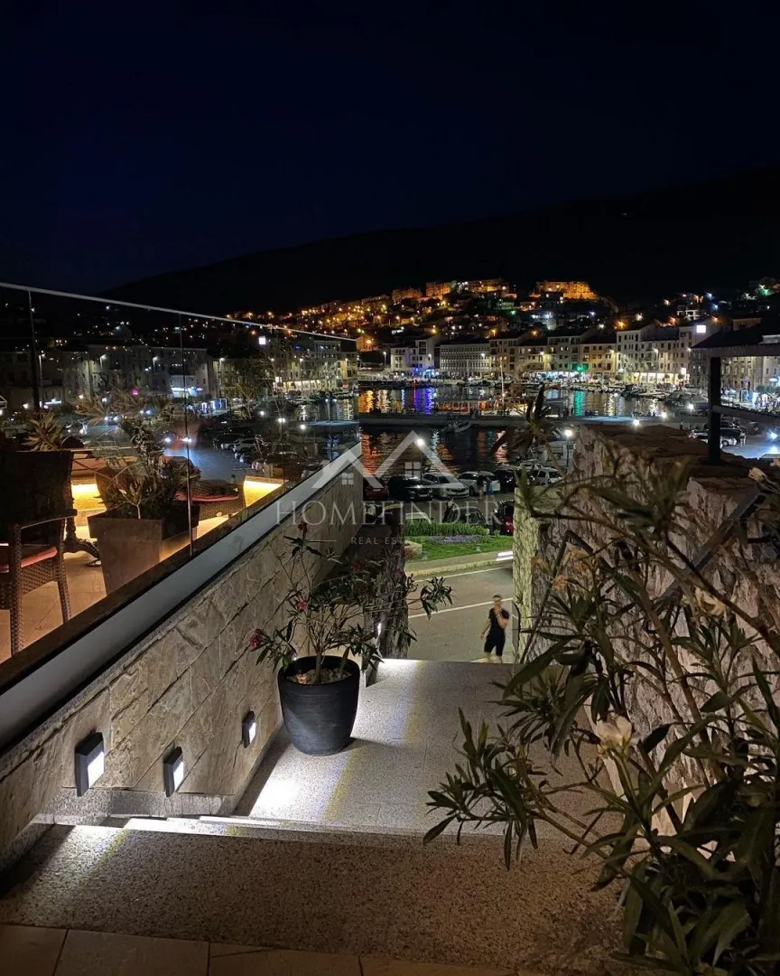 Poslovni Prostor - Senj, 1050m2