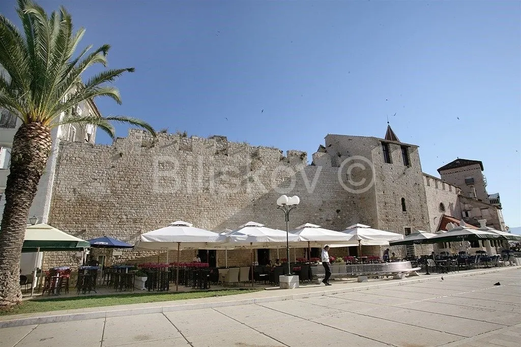Commercial Space - Trogir, 900m2