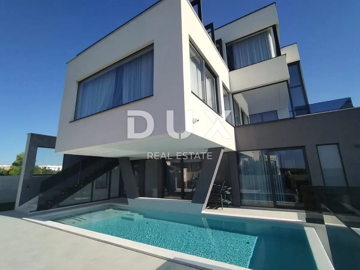 Kuća - Medulin, 420m2