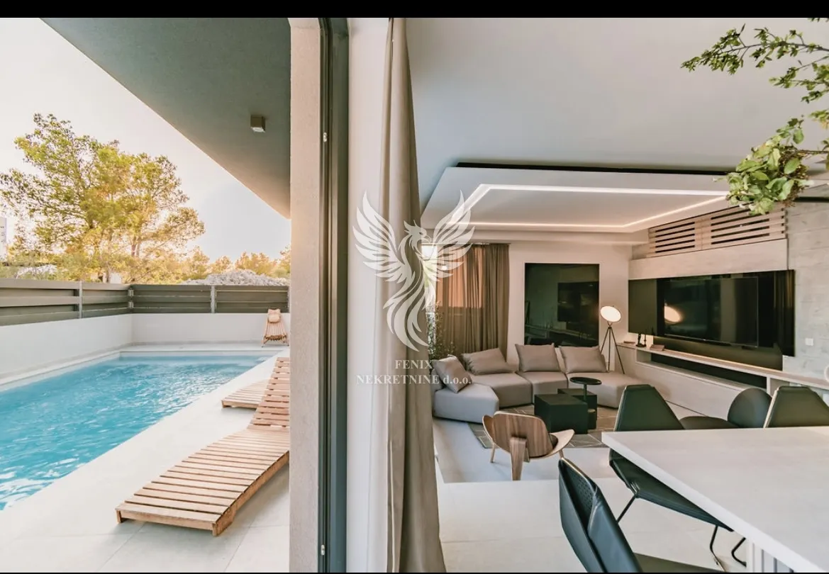 Kuća - Vodice, 200m2