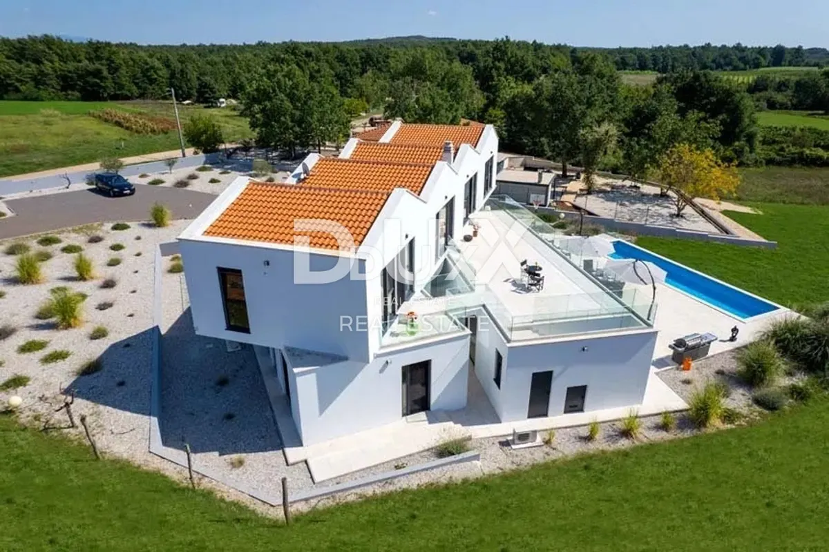 House - Višnjan, 454m2