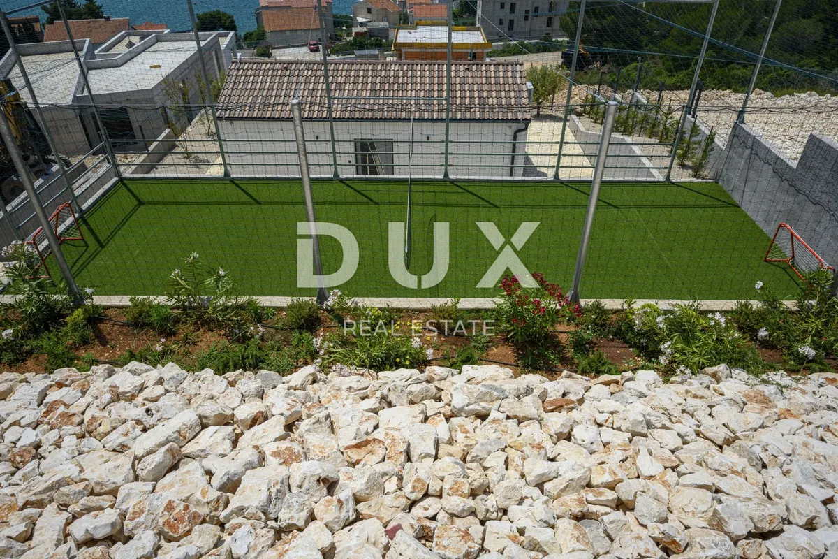 Kuća - Šibenik, 360.75m2