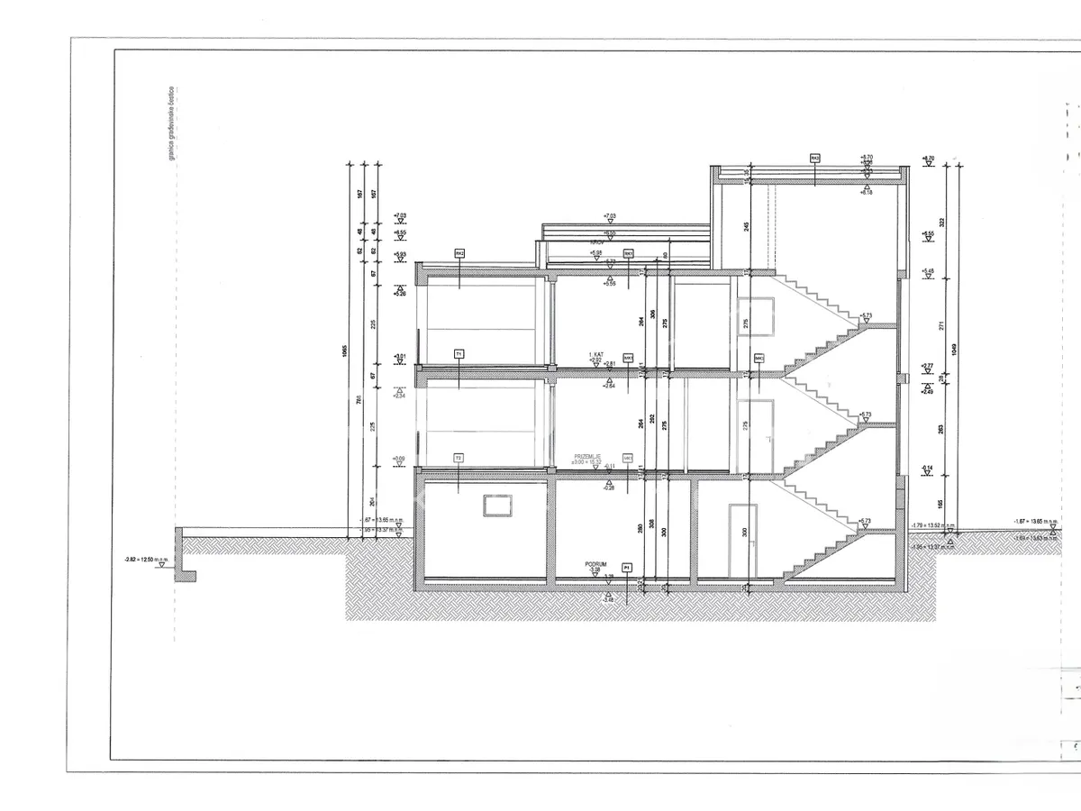 Kuća - Deankovićeva ulica, Kaštela, Kaštela, 400m2