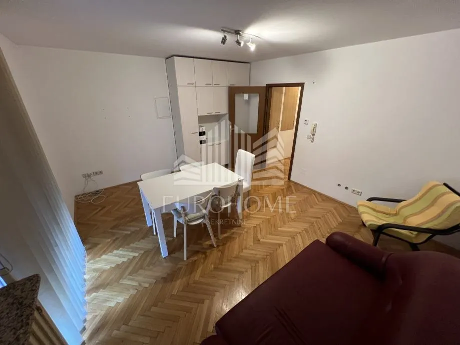 Stan - Maksimir, 74.04m2