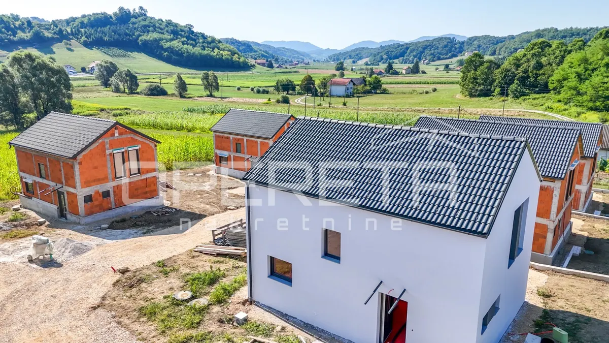 Kuća - Ivanić Desinički, Desinić, Desinić, 105m2