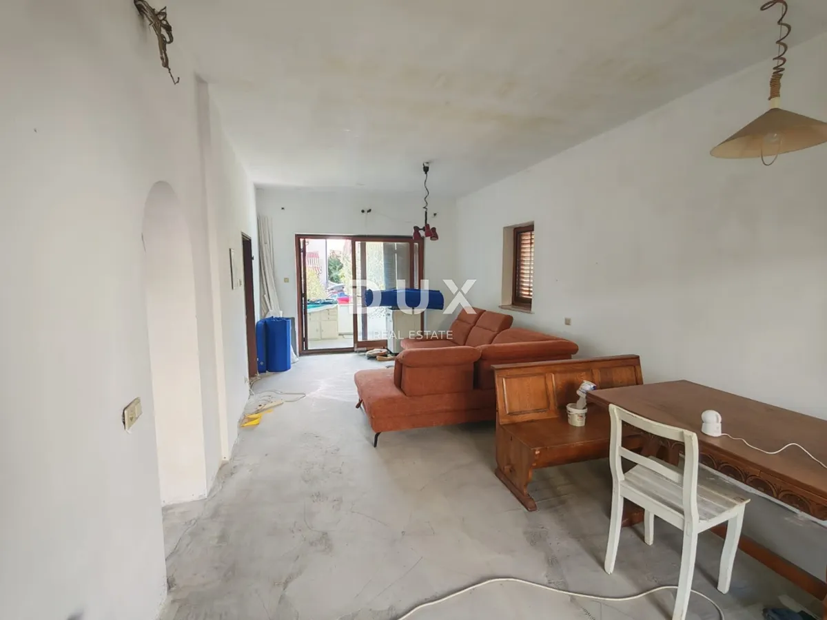 Kuća - Pula, 250m2