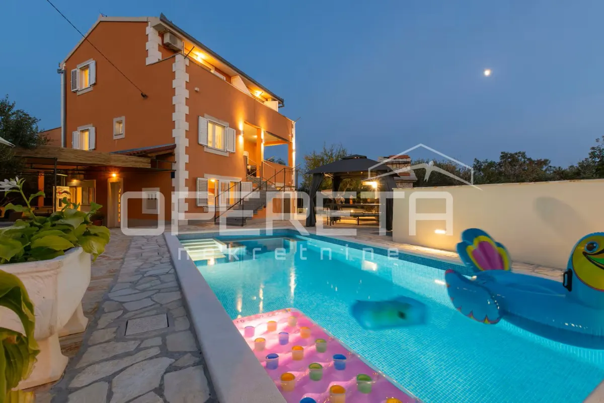 House - Zečevo Rogozničko, Rogoznica, Rogoznica, 250m2