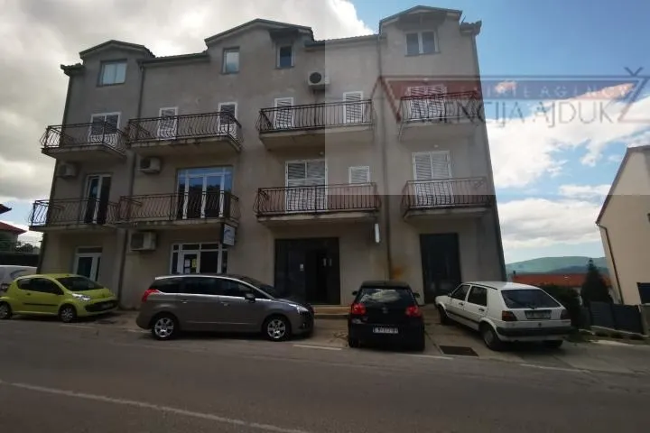 Poslovni Prostor - Imotski, 88.6m2