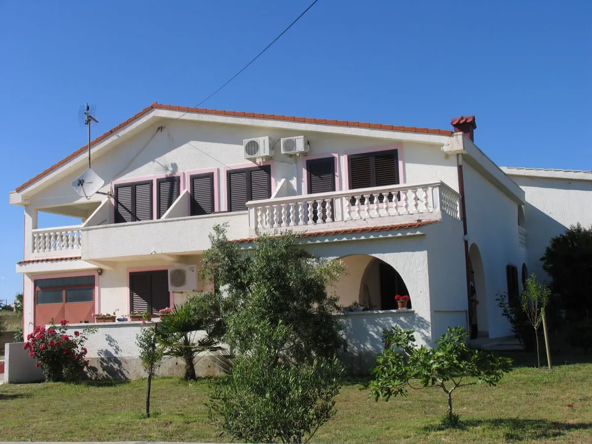 Kuća - Povljana, 540m2