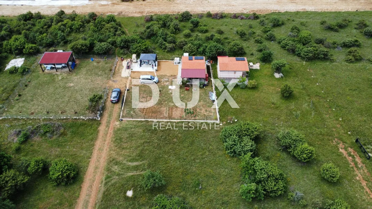 Kuća - Vrsi, 24m2