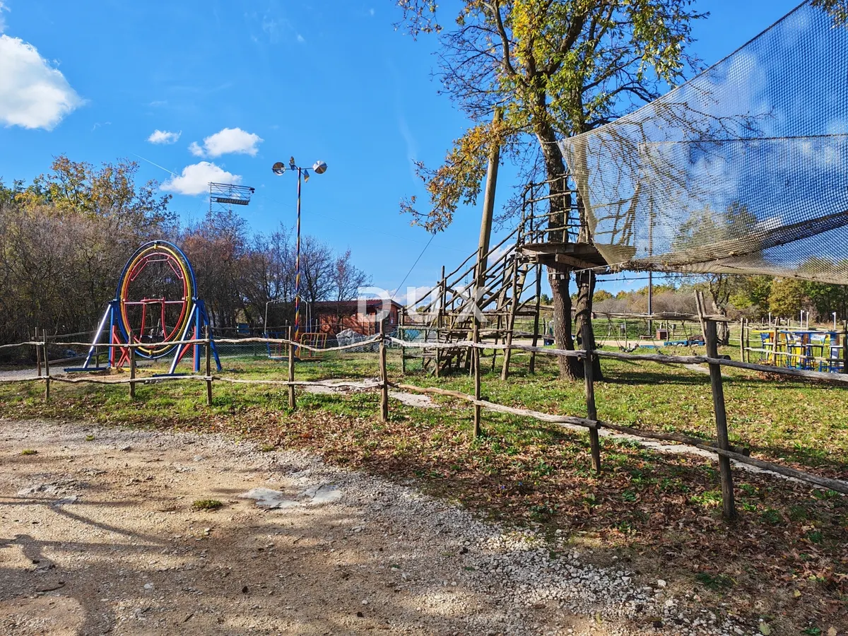 Poslovni Prostor - Barban, 23000m2