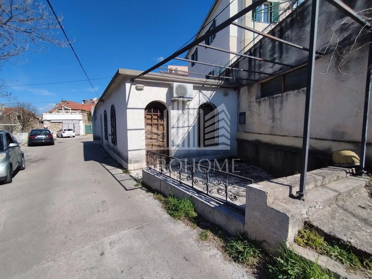 Poslovni Prostor - Šibenik, 68m2
