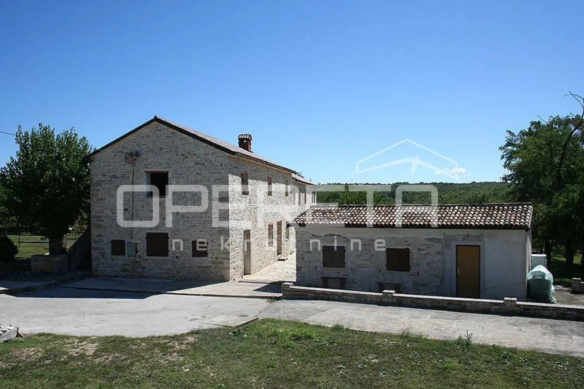 Kuća - Buje, Buje, Buje, 650m2