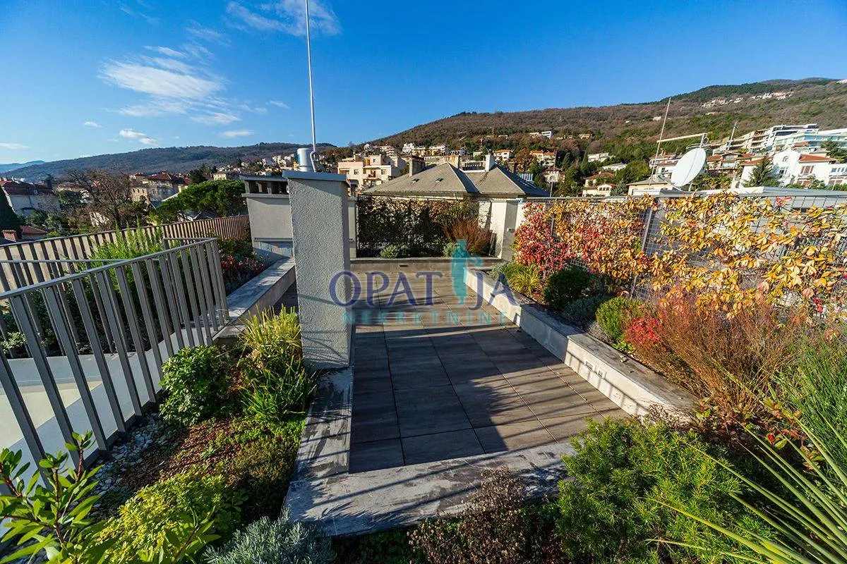 Kuća - Opatija, 2200m2
