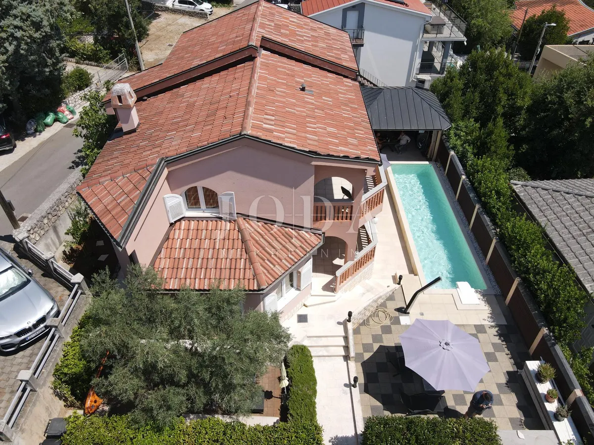 House - Novi Vinodolski, 220m2