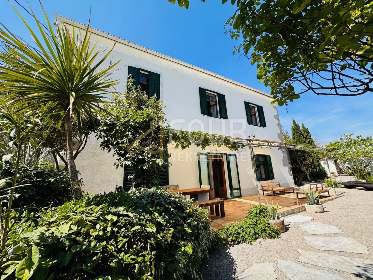 Kuća - Dobrinj, 130m2