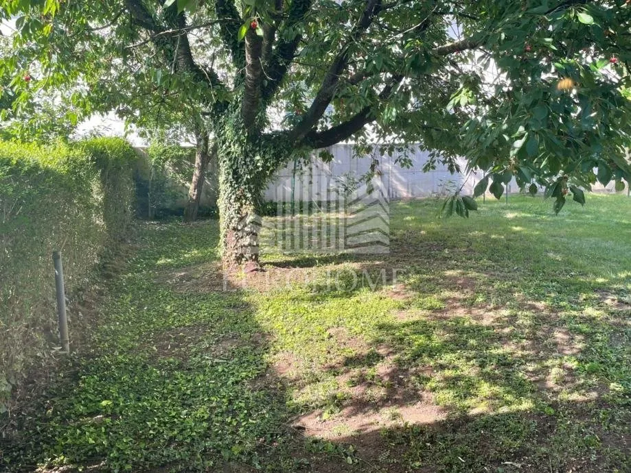 Kuća - Dugo Selo, 250m2