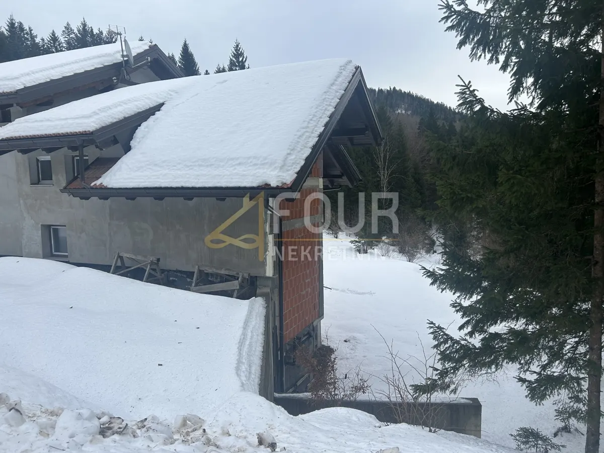 Kuća - Vrbovsko, 355m2