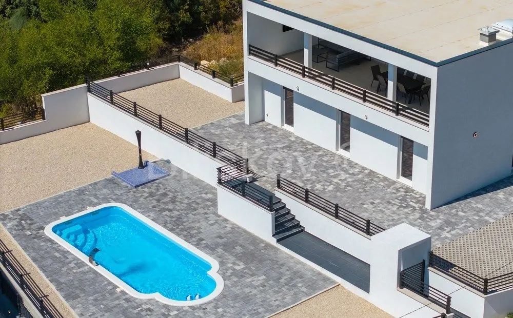 Kuća - Kaštela, 270m2