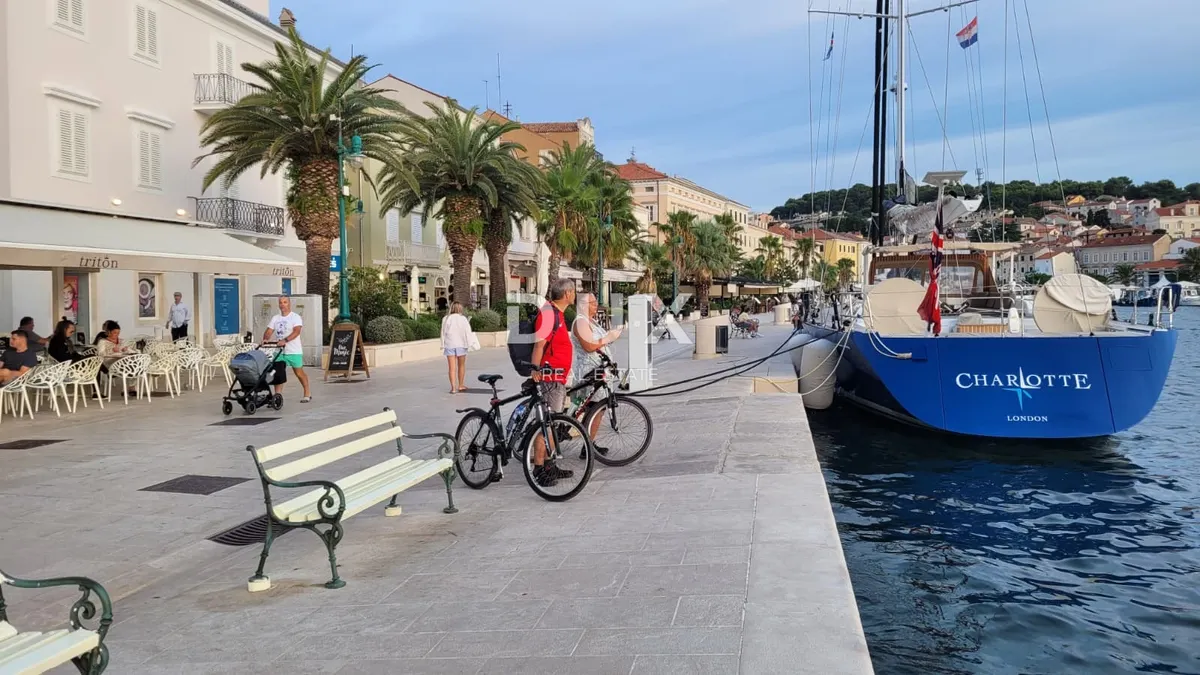 House - Mali Lošinj, 450m2