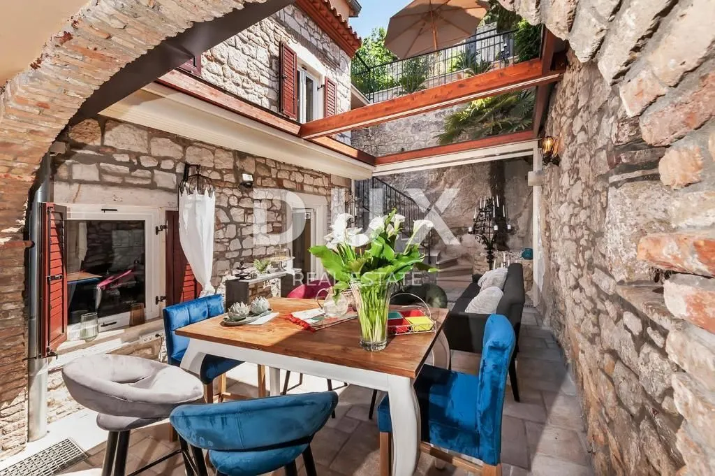 Kuća - Rovinj, 390m2