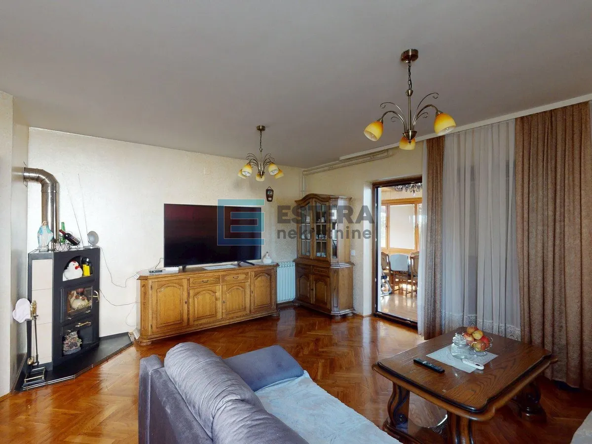 Kuća - Vrbovec, 210m2