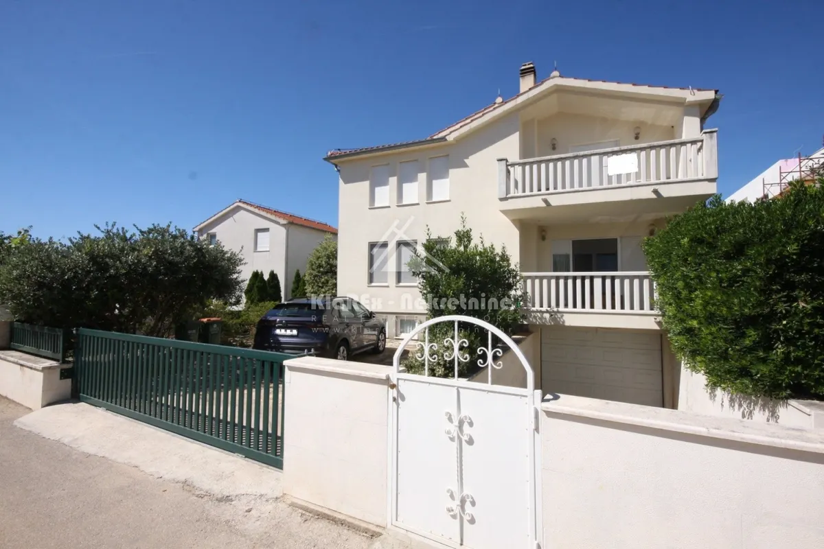 Kuća - Vodice, 370m2