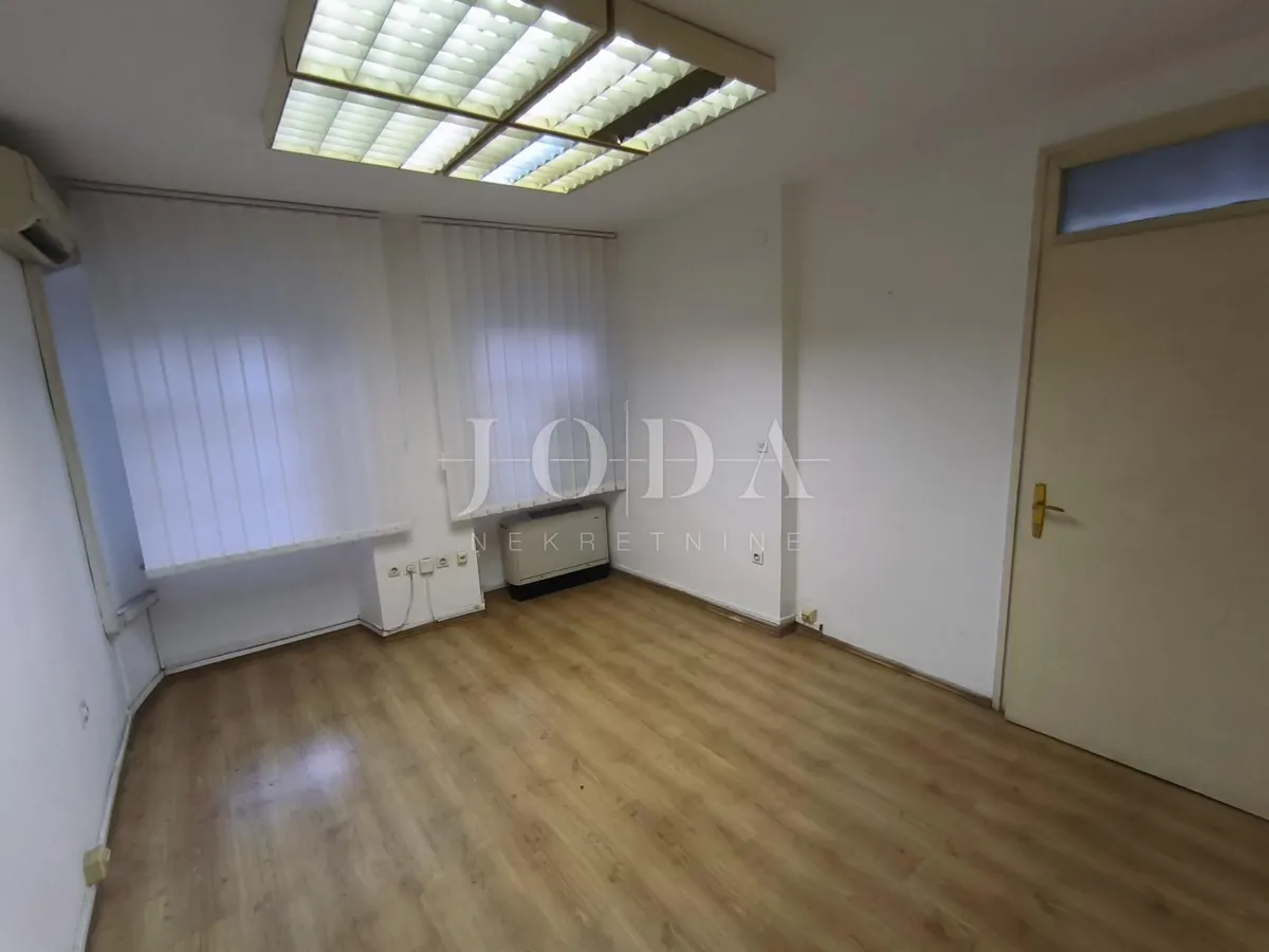 Poslovni Prostor - Rijeka, 176m2