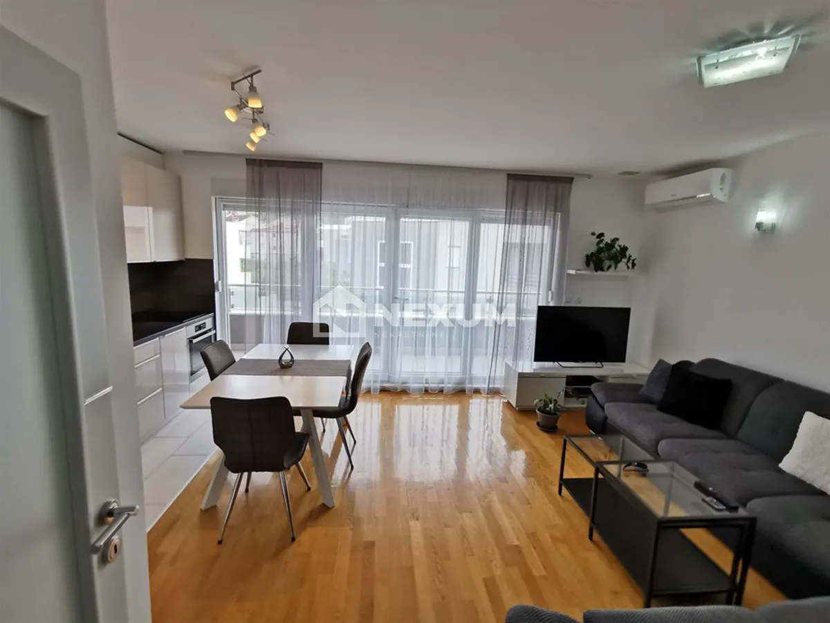 Stan - Podstrana, 73m2