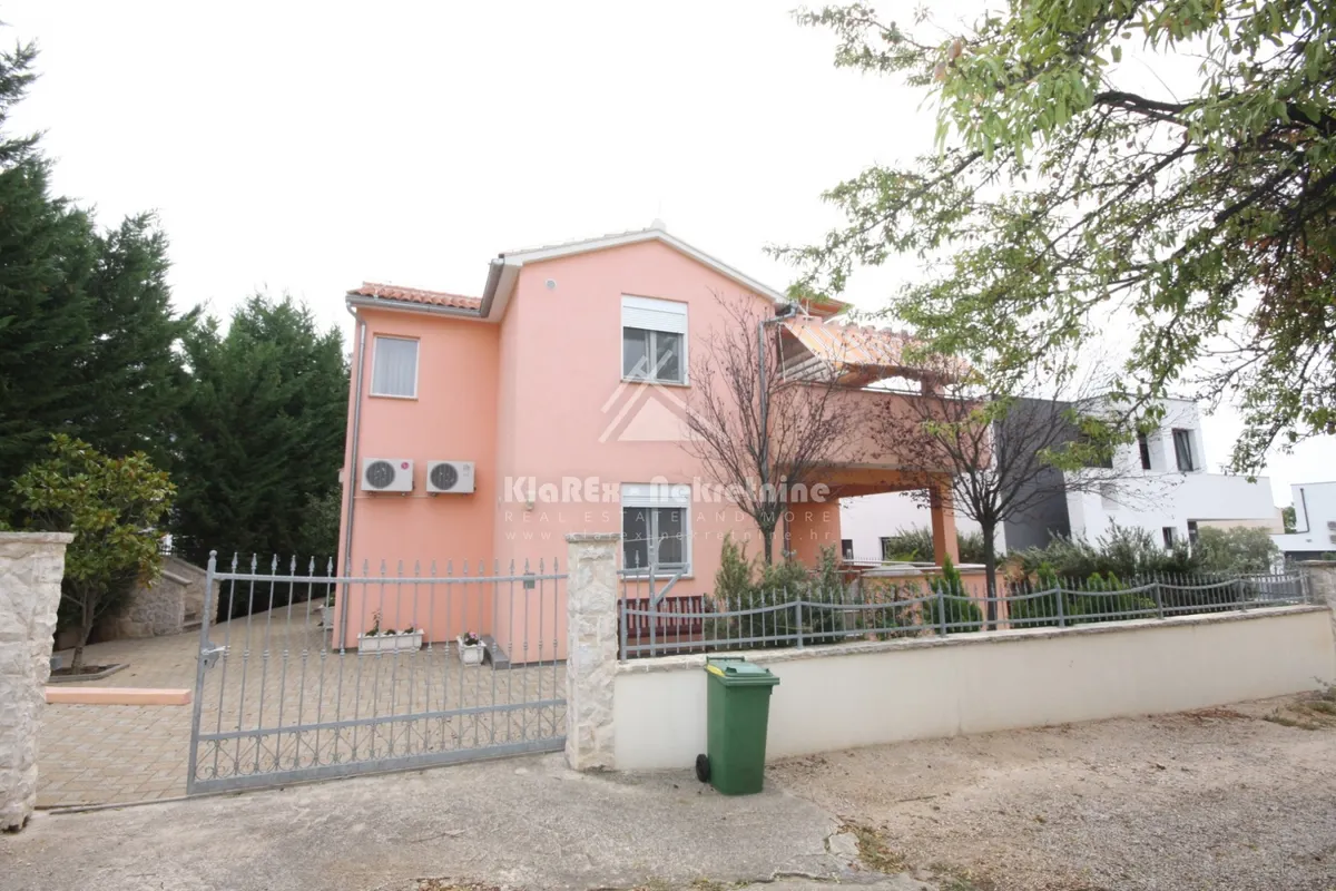 Kuća - Vodice, 245.81m2