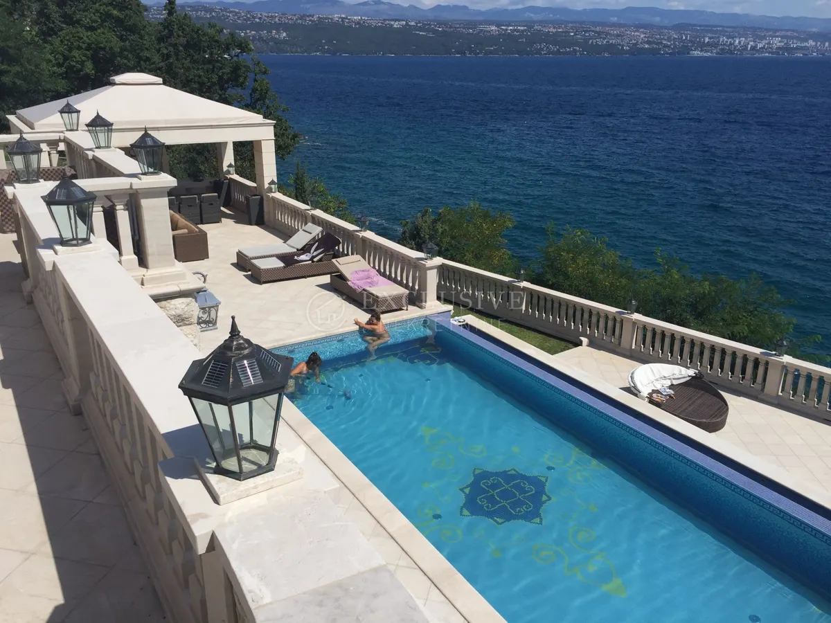 House - Opatija, 1354m2