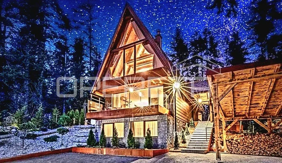 Kuća - Lovinac, Lovinac, Lovinac, 336m2