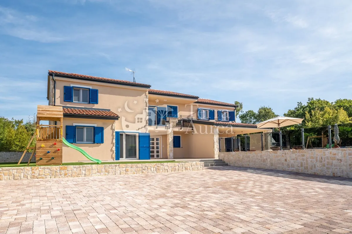 Kuća - Dobrinj, 320m2