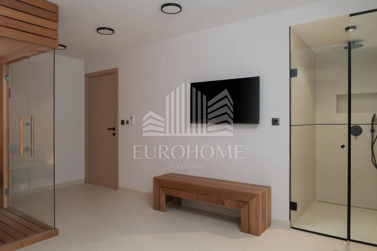 House - Podstrana, 320m2