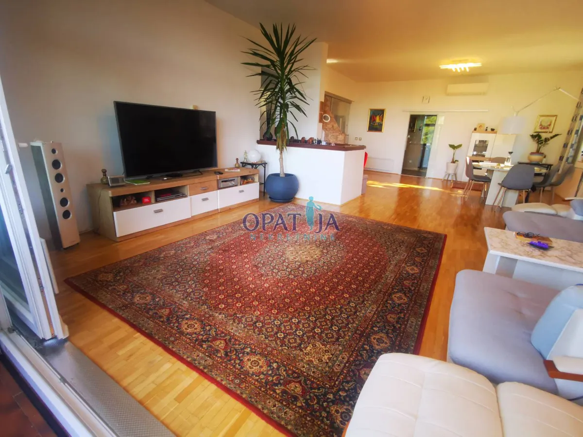Kuća - Omišalj, 300m2