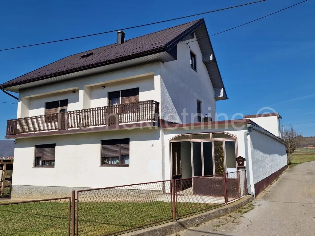 Kuća - Brinje, 350m2