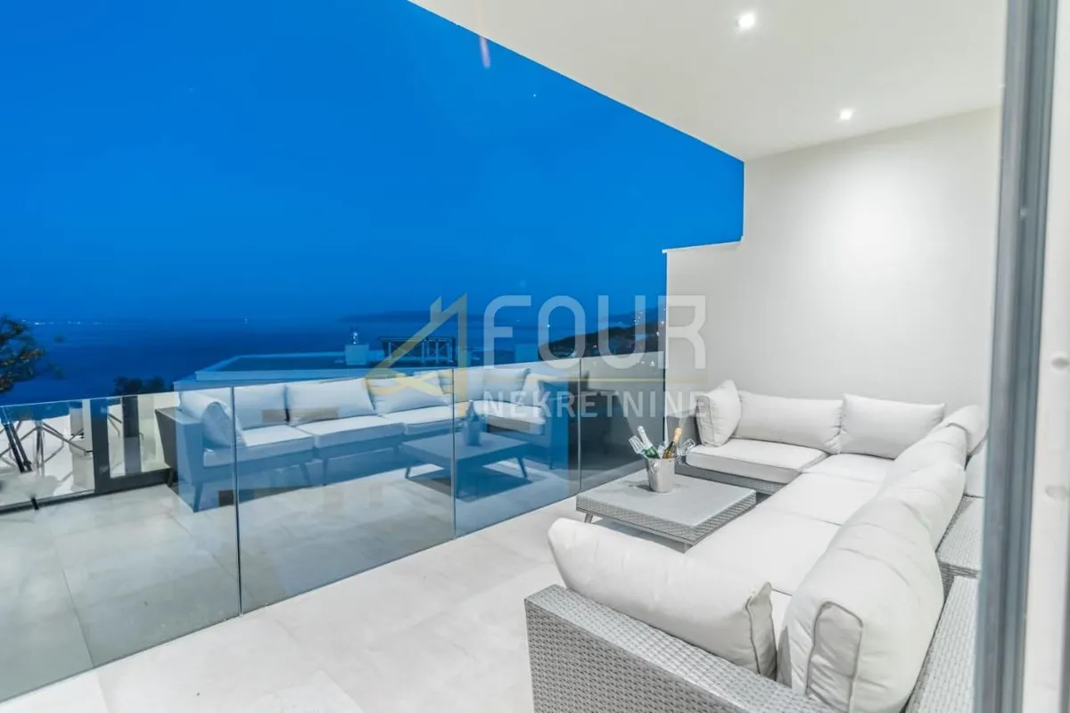 Stan - Opatija - Okolica, 210m2