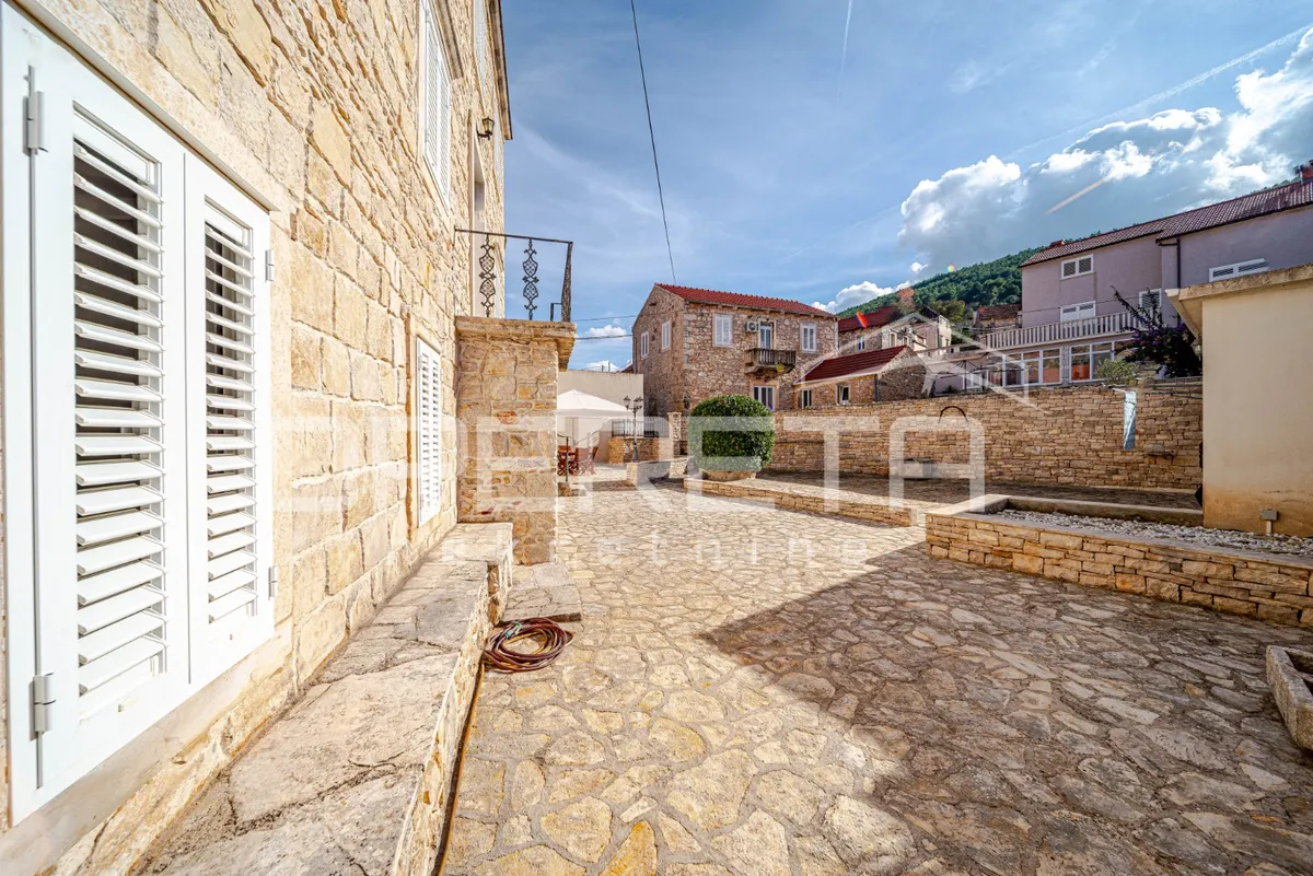 Kuća - Blato, Blato, Blato, 190m2