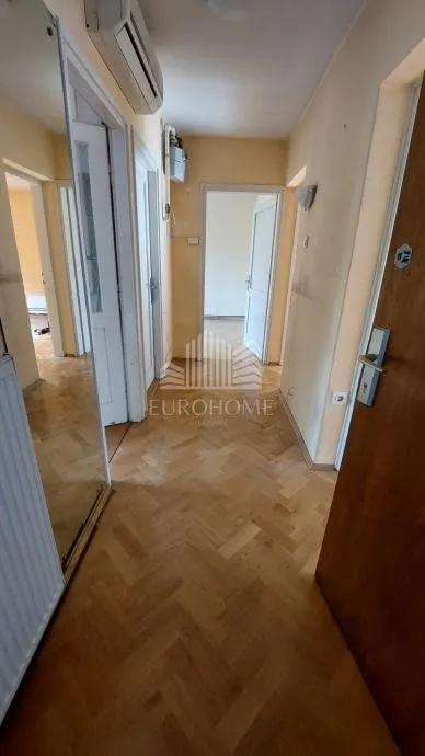 Apartment - Donji Grad, 63m2