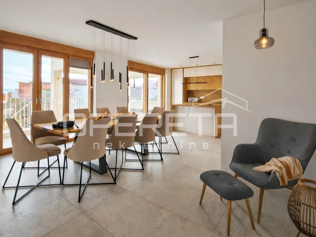 Kuća - Deankovićeva ulica, Kaštela, Kaštela, 400m2
