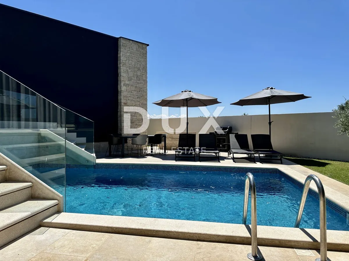 Kuća - Umag, 400m2