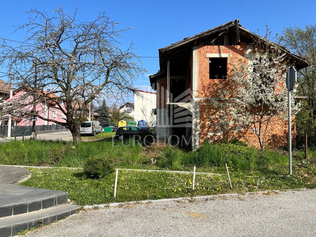Land - Gornja Dubrava, 557m2