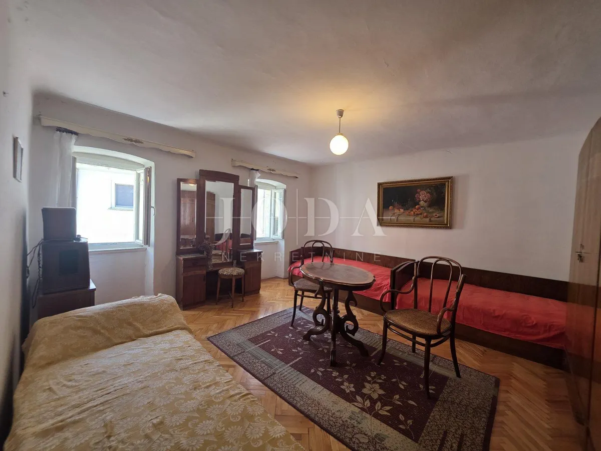 House - Senj, 192.54m2